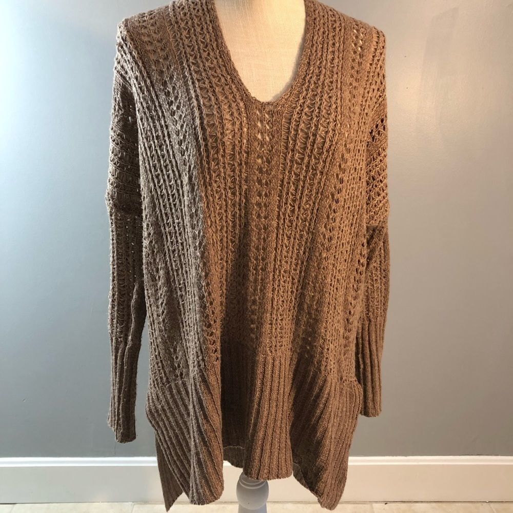 Altar’d State loose knit Brown Sweater Vick Size S 👍